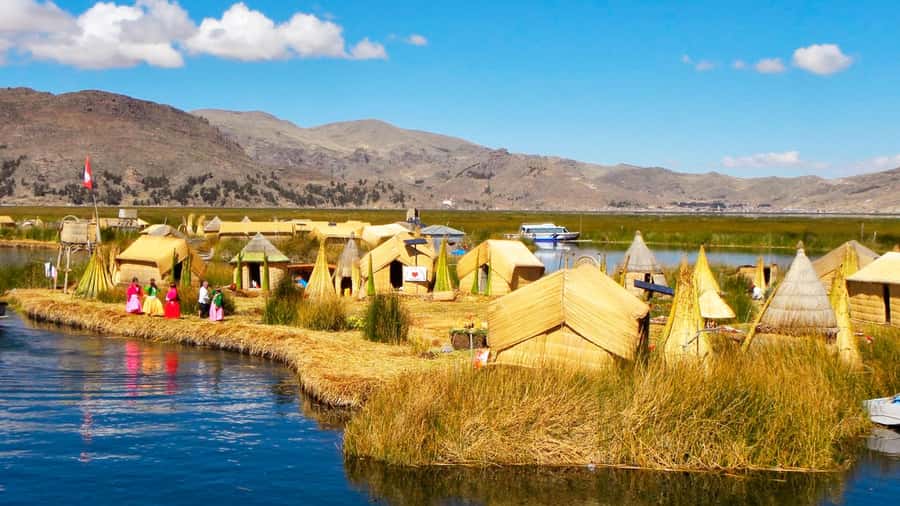 Puno: Full-Day Tour of Lake Titicaca and Uros & Taquile - Uros: life on islands made from totora reeds