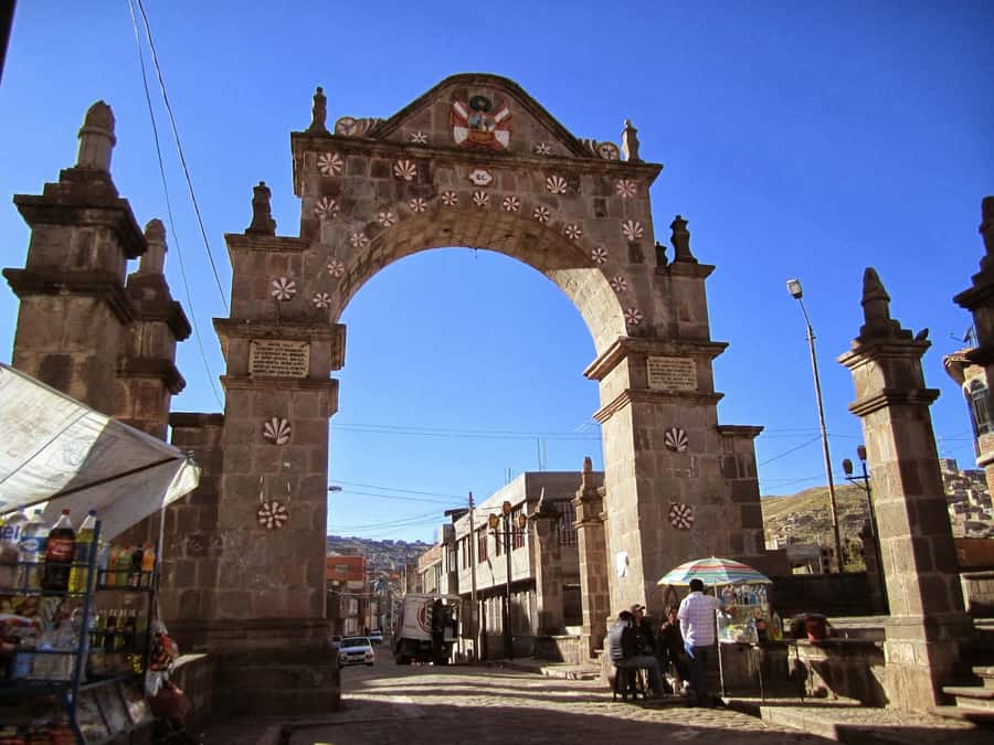 Puno: History and Culture Walking Tour - Huajsapata Lookout and the view toward Lake Titicaca