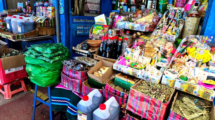 Puno: History and Culture Walking Tour - What the bilingual guide adds