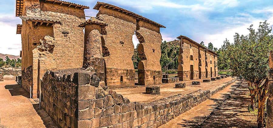 Puno: Route Of The Sun to Cusco with Lunch and Ticket Option - Raqchi and the Temple of Wiracocha