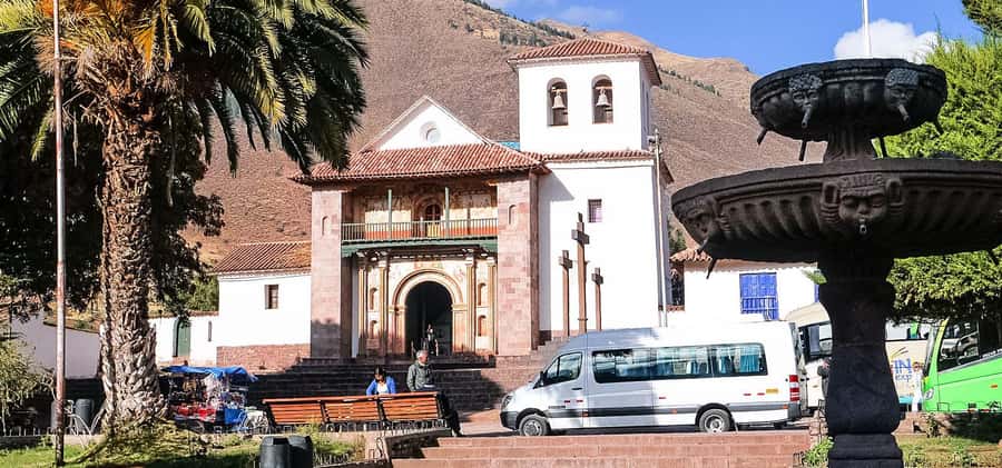Puno: Route Of The Sun to Cusco with Lunch and Ticket Option - The Bus, Guide, and Eleven-Hour Schedule