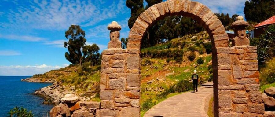 Puno: Two-day excursion to Uros, Amantani and Taquile - The sunset climb to Pachamama and Pachatata