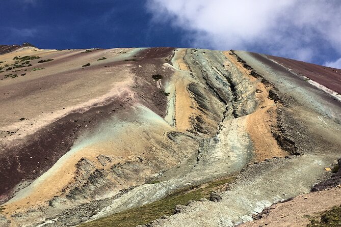 Rainbow Mountain Cusco Full Day - The viewpoint and the colors of Vinicunca