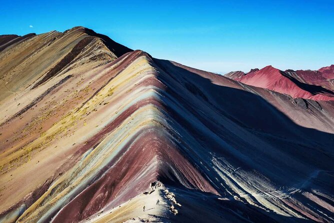 Rainbow Mountain Perú Full Day Group Shared Service - The climb from Llaqto to the colored summit