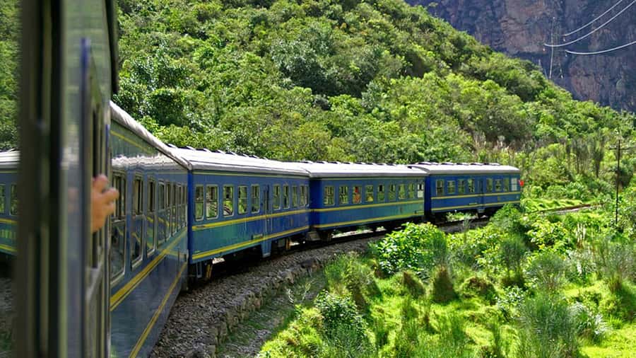 Rainbow Mountain tour and Machu Picchu tour by train - Day one: the 4:00 AM road to Vinuncunca