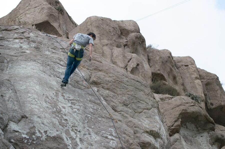 Rock Climbing in Arequipa, Perú - The 10-minute safety briefing