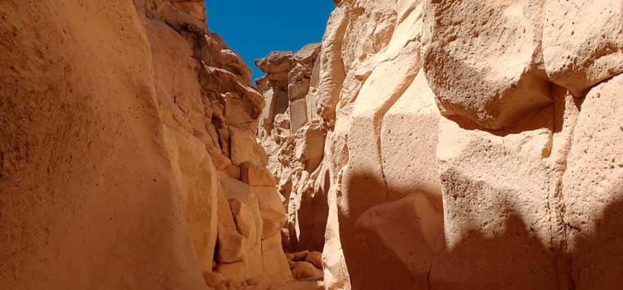 Route of the Sillar | Quarries of Añashuaycos | Half day - Culebrillas Gorge and its 20-meter walls
