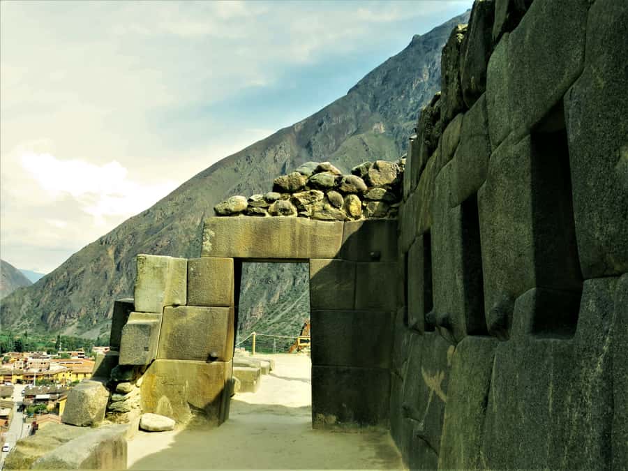 Sacred Valley & Machu Picchu by Train: 2-Day, 1-Night Tour - A big two-day loop from Cusco