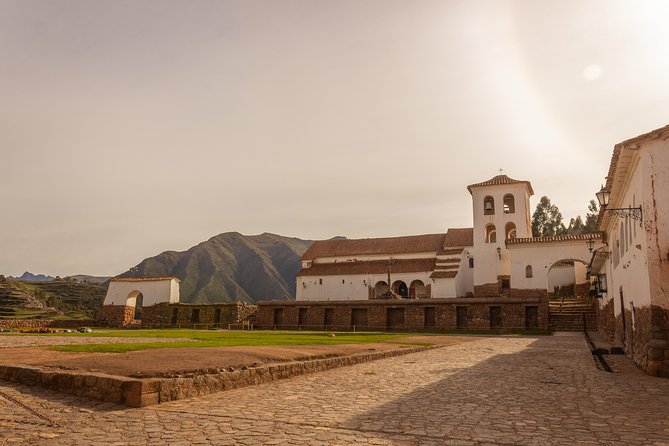 Sacred Valley - Pisac and Ollantaytambo day tour - Pisac village market and craft stops