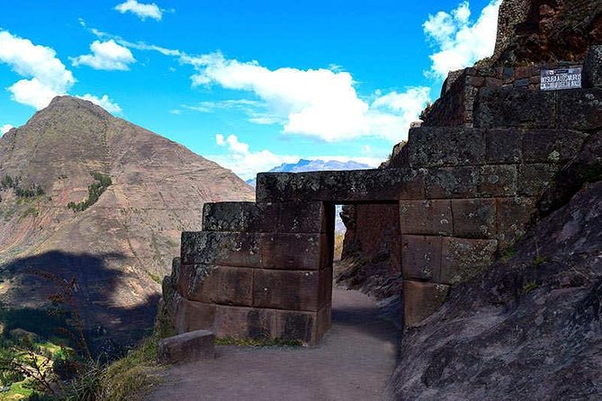 Sacred Valley Private Tour: Chinchero, Ollantaytambo and Pisaq - Pisac: ruins first, market afterward