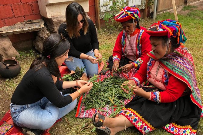 Sacred Valley Textile Workshop – Dyeing & Weaving in Cusco - The ride from Cusco to the Sacred Valley