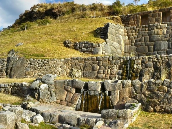 Sacsayhuaman Temple, Tambomachay and Puca Pucara Half-Day Tour - The minivan and the small-group setup