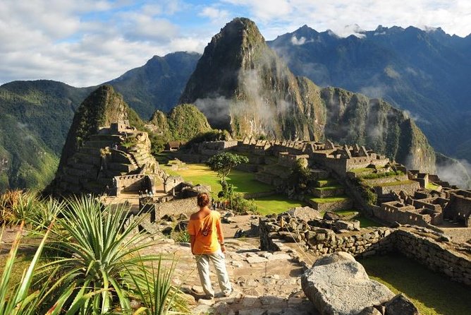 Salkantay 5-Day Trek To Machu Picchu - Day 5: Early buses and a guided Machu Picchu visit