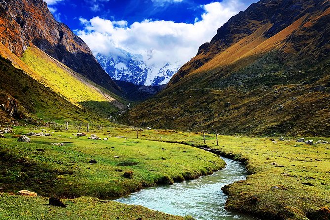Salkantay Trek To Machu Picchu 5 Days And 4 Nights - Day one: Humantay Lake and the cold start at Soraypampa