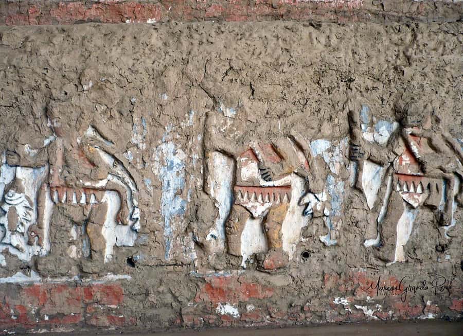 Shore Excursion from Salaverry port - Huaca del Sol and Huaca de la Luna: two very different Moche temples
