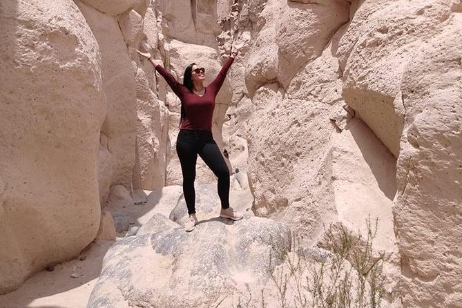 Sillar Route in Arequipa and viewpoint of the Volcanoes - Stop three: Culebrillas Canyon and the best walk