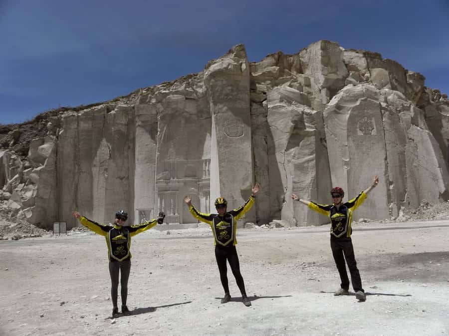 Sillar Stone Tour from Arequipa - Watching masons turn volcanic stone into sillar