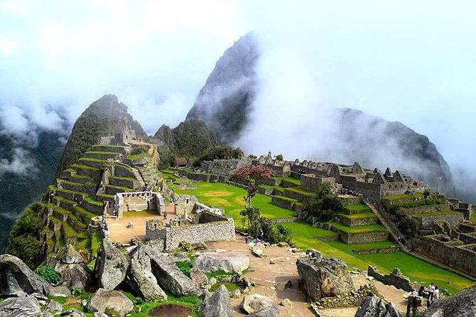 Small-Group Day Tour to Machu Picchu - What the guide adds to the visit