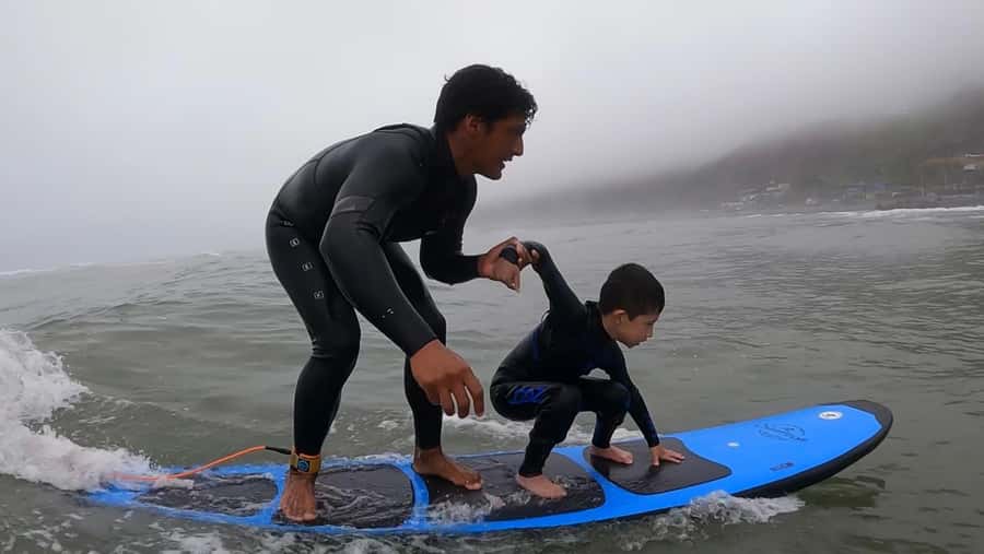 Surfing experience in Lima - The cold water and the extra-time choice