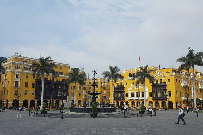 The Original Highlights of Lima - Private Half Day Tour - Love Park and the cliffs of Miraflores