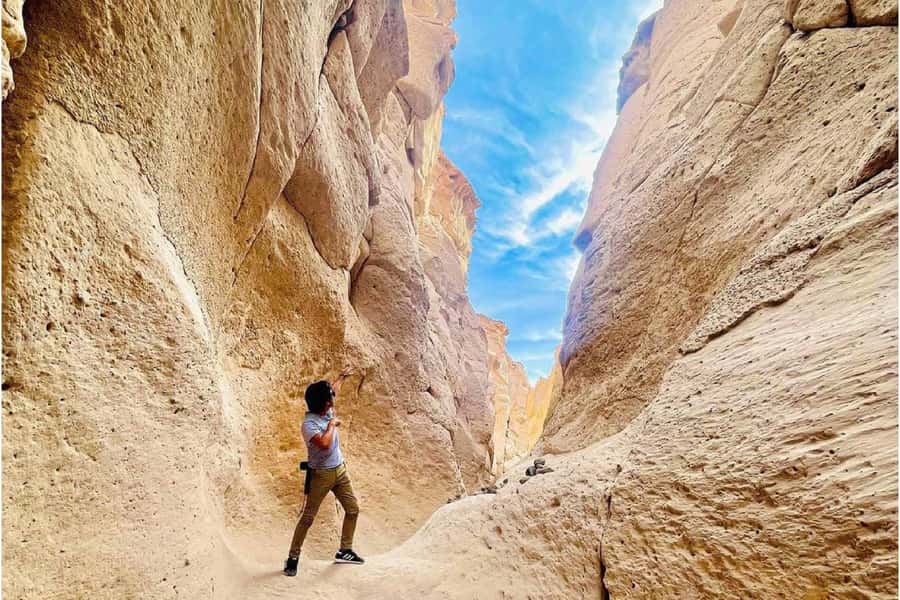 Tour + Hike to the Sillar Route and Culebrillas in Arequipa - Añashuayco Quarry and the work behind the stone