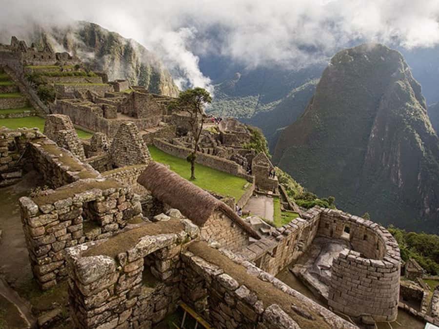 TOUR TO MACHU PICCHU FULL DAY BY TRAIN – The Best Adventure - The Ollantaytambo train connection