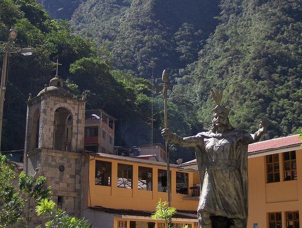 Tour To Machupicchu 2 Days by Train - Day one: Cusco to Ollantaytambo and the train to Aguas Calientes