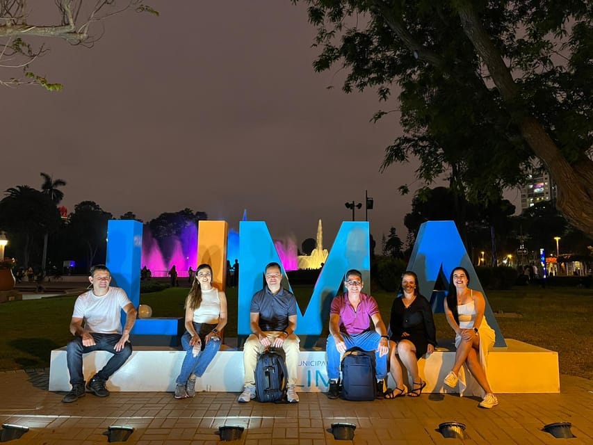 Tour to the magical water circuit with dinner and dance show - Dinner and a traditional dance show in Miraflores