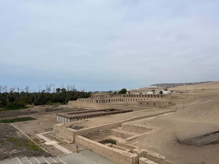 Tour to the sanctuary of Pachacamac - The Sun Temple viewpoint over the Lurin Valley