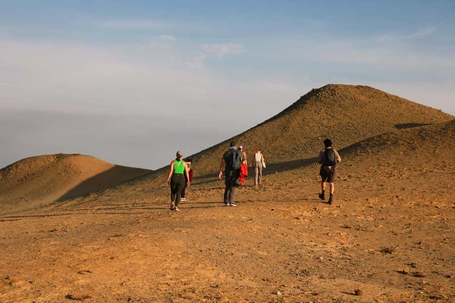 TREKKING GOLDEN SHADOWS - The 100-minute walk toward Mendieta Beach
