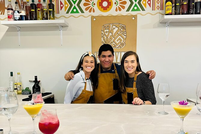 Vegan Peruvian Cooking Class Cocktails and Local Market in Cusco - A small class with room to ask questions