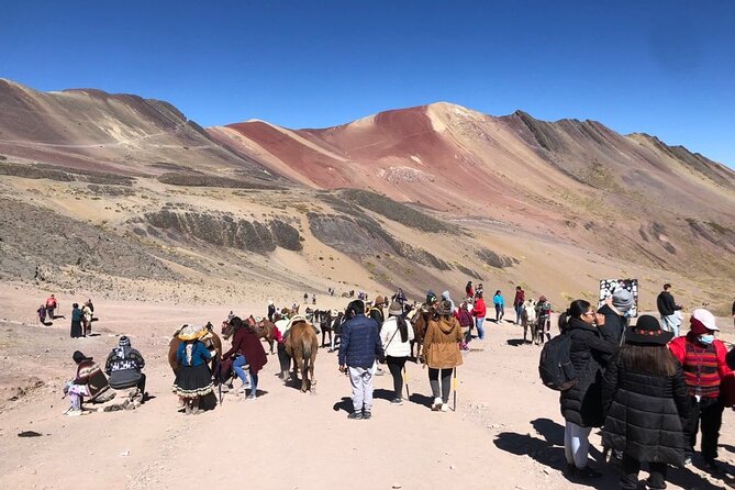 Vinicunca Rainbow Mountain Full-Day Tour from Cusco - A descent by the same path and lunch in Cusipata