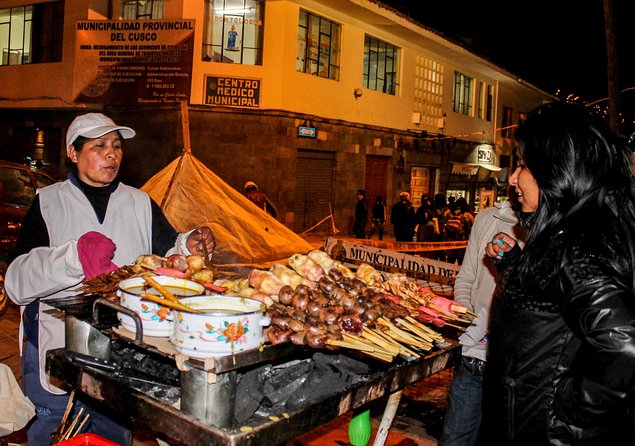 Walking Culinary Experience - Finding the meeting point on C. Palacio 135
