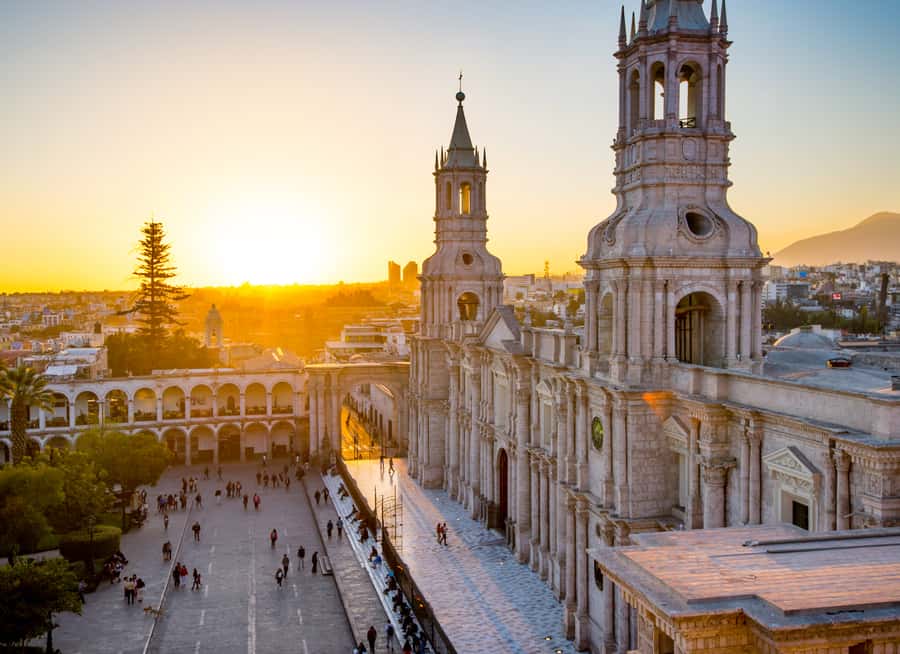 Walking tour in the Historic Center of Arequipa - Why this is a useful first walk in Arequipa