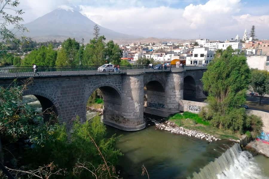 Walking tour in the Historic Center of Arequipa - San Lazaro, the city’s first settlement